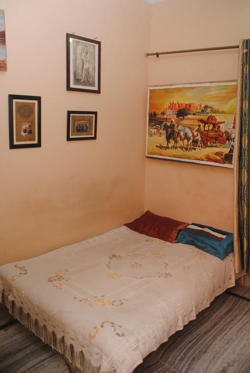 Karina Art Home Stay Bikaner Phòng bức ảnh